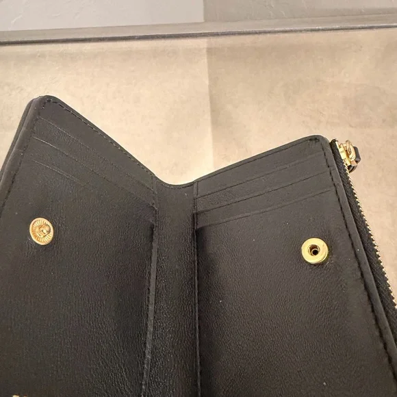 AUTHENTIC SMALL KIRA DIAMOND QUILT ZIP-AROUND WALLET - Picture 4 of 6